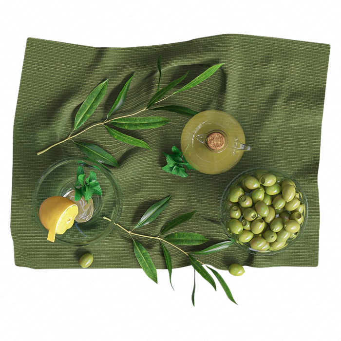 Натюрморт с оливками, лимоном и маслом