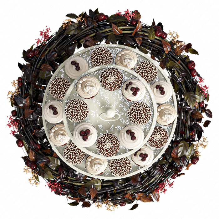 Фруктовница с кексами