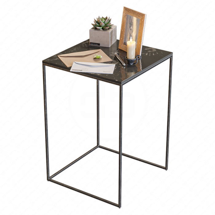 Кофейный стол с декором