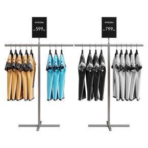 Вешалка с футболками