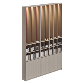 Витрина в магазине косметики с высокими полками