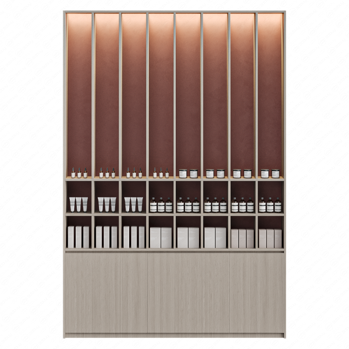 Витрина в магазине косметики с высокими полками